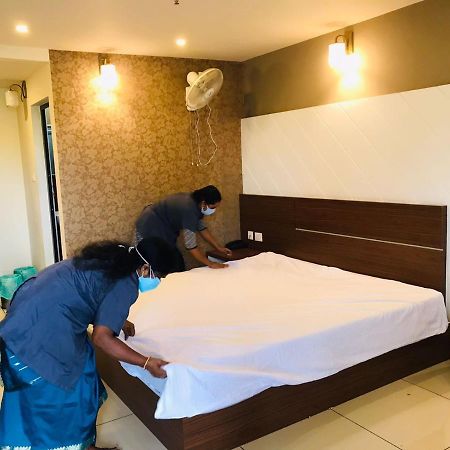 Wayanad Royal Crown Hotel Калпата Екстериор снимка