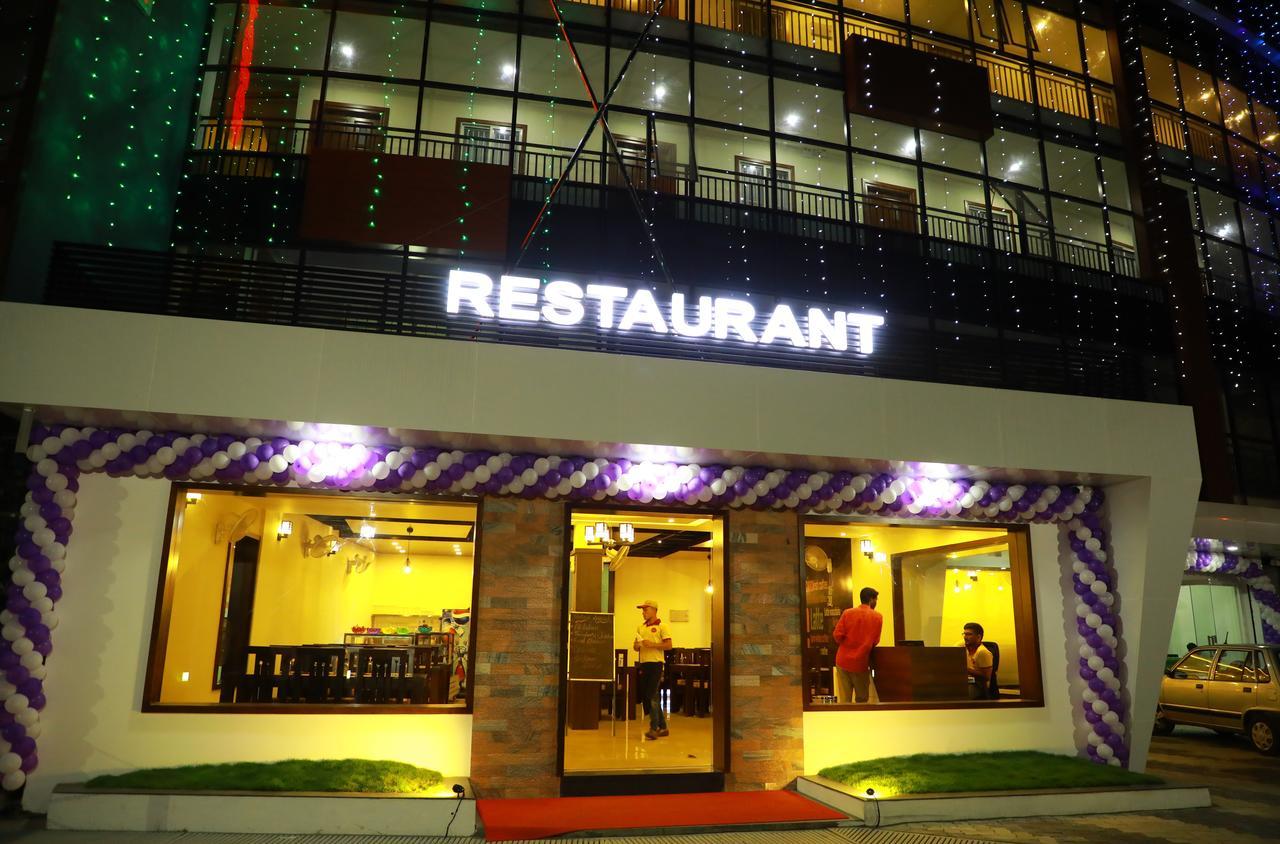 Wayanad Royal Crown Hotel Калпата Екстериор снимка
