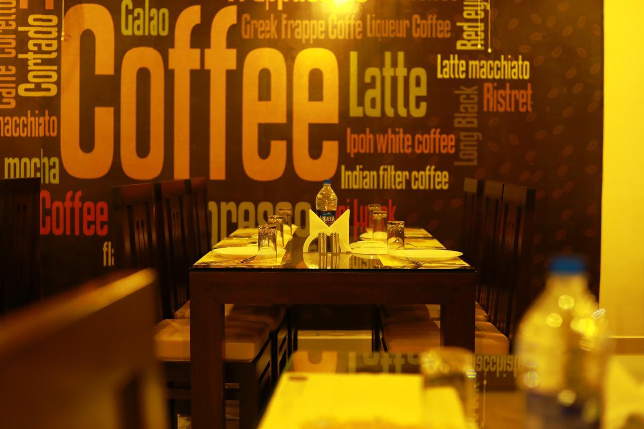 Wayanad Royal Crown Hotel Калпата Екстериор снимка
