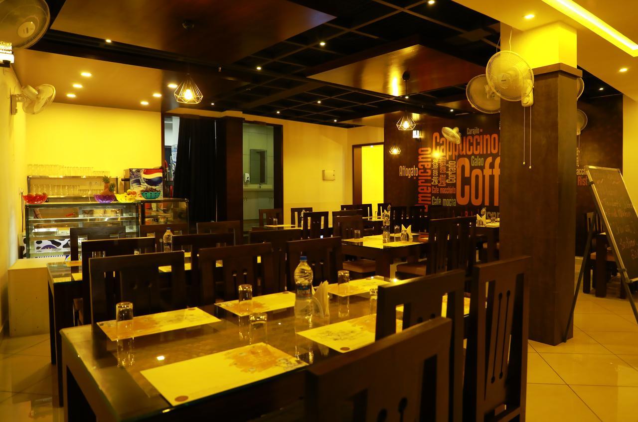 Wayanad Royal Crown Hotel Калпата Екстериор снимка