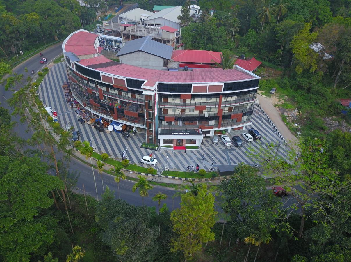 Wayanad Royal Crown Hotel Калпата Екстериор снимка