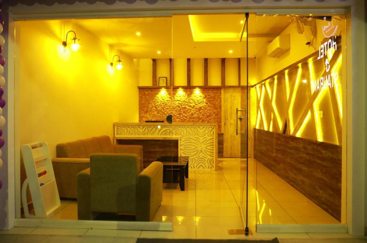 Wayanad Royal Crown Hotel Калпата Екстериор снимка